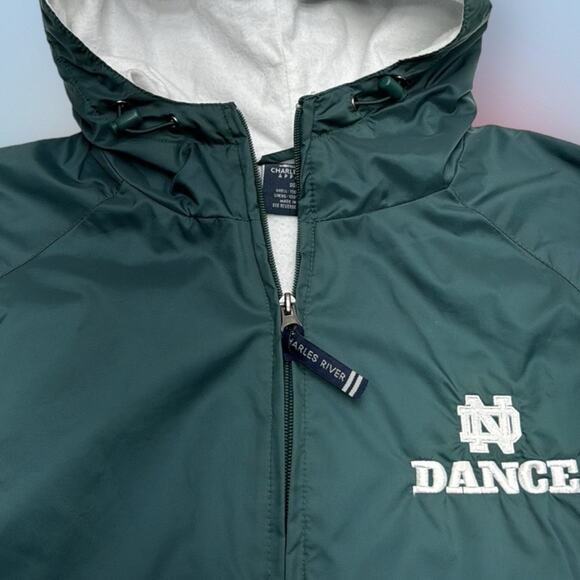 NOTRE DAME DANCE Women’s Medium Green Pullover Windbreaker Hooded Jacket - Picture 2 of 5